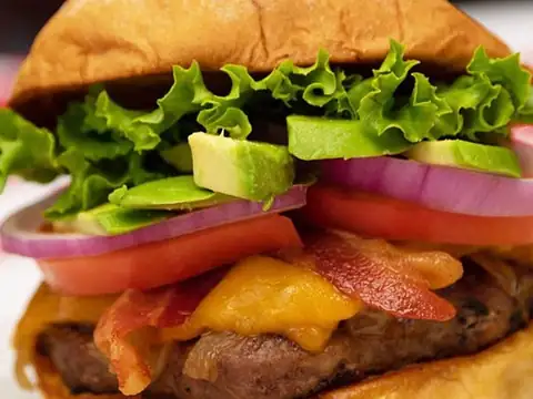 Burger at Big City Diner in Kailua, Oʻahu