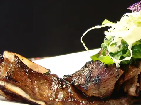 Kalbi short ribs at Enchanted Lake Kim Chee in Kailua, Oʻahu
