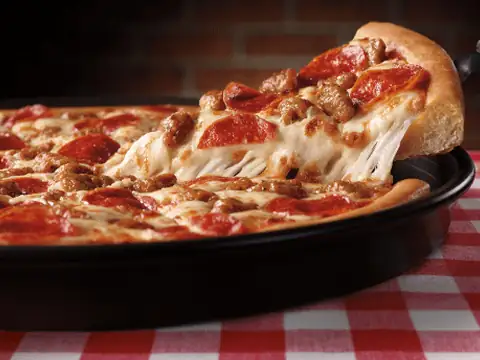 Pan pizza at Pizza Hut – Kailua in Kailua, Oʻahu