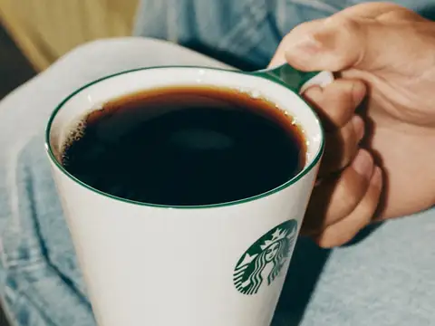 Hot coffee at Starbucks – Aikahi in Kailua, Oʻahu