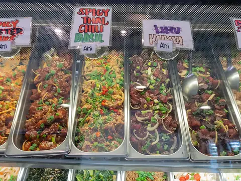 Poke and plate lunch counter at The Hibachi in Kailua, Oʻahu